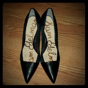 Sam Ederman pumps